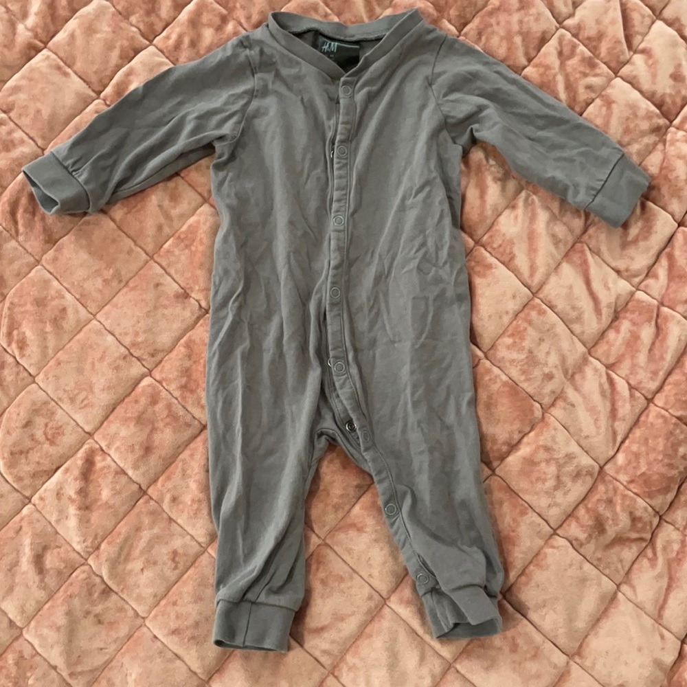 H&M unisex baby outfit